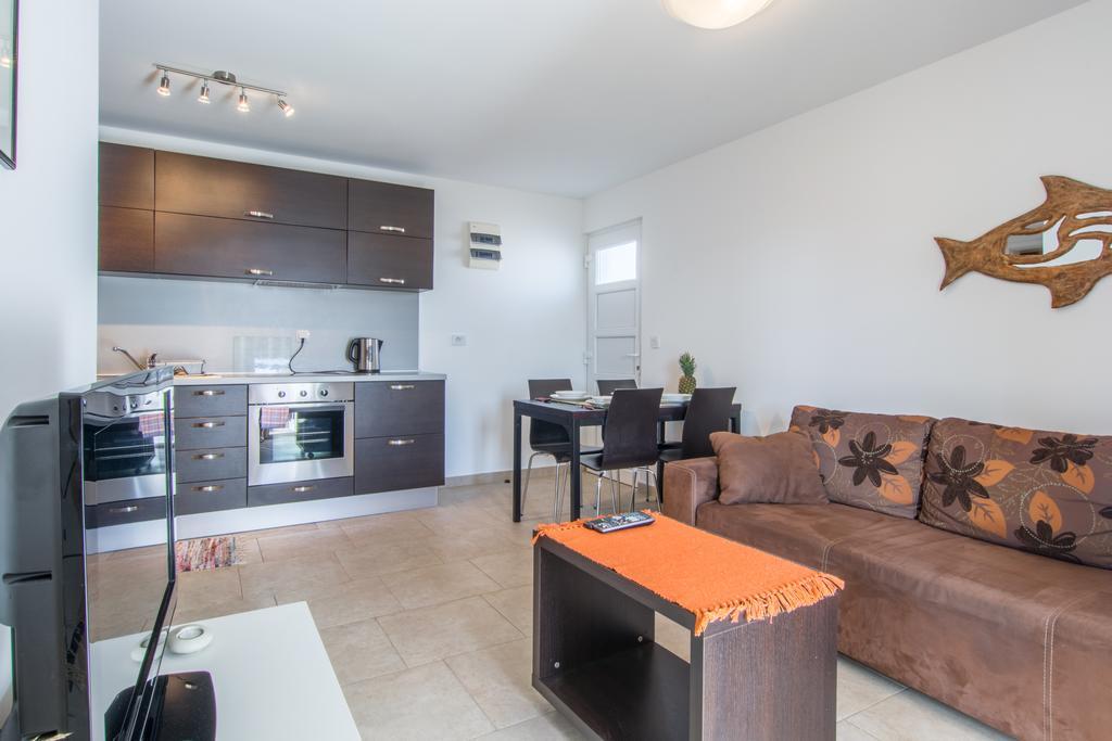 Apartments Domuzin Biograd Na Moru Exterior photo