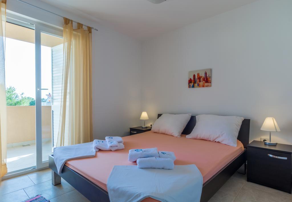 Apartments Domuzin Biograd Na Moru Exterior photo
