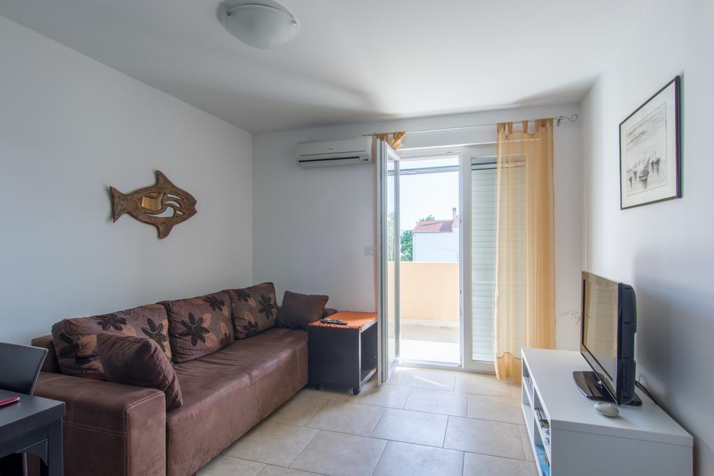 Apartments Domuzin Biograd Na Moru Exterior photo