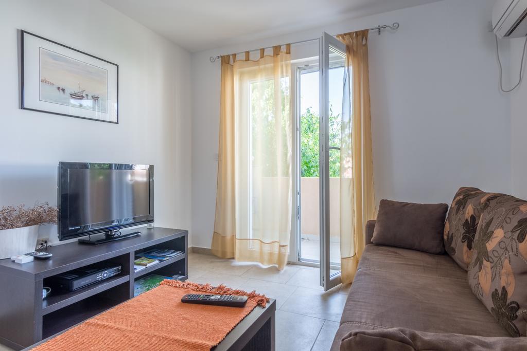 Apartments Domuzin Biograd Na Moru Exterior photo
