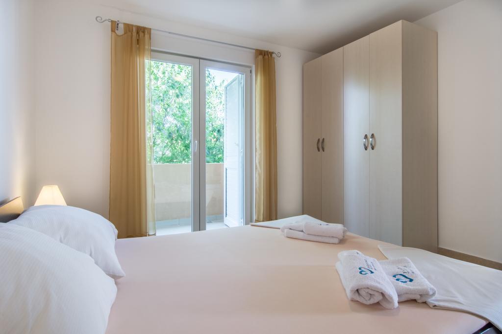 Apartments Domuzin Biograd Na Moru Exterior photo
