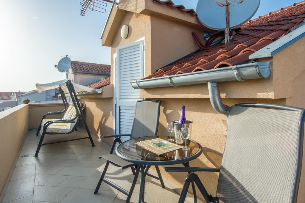 Apartments Domuzin Biograd Na Moru Exterior photo
